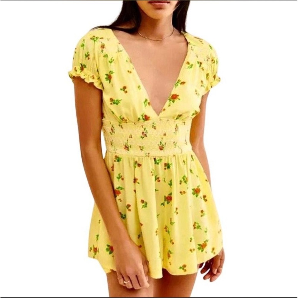 Urban Outfitters Yellow Floral Romper – Size Large